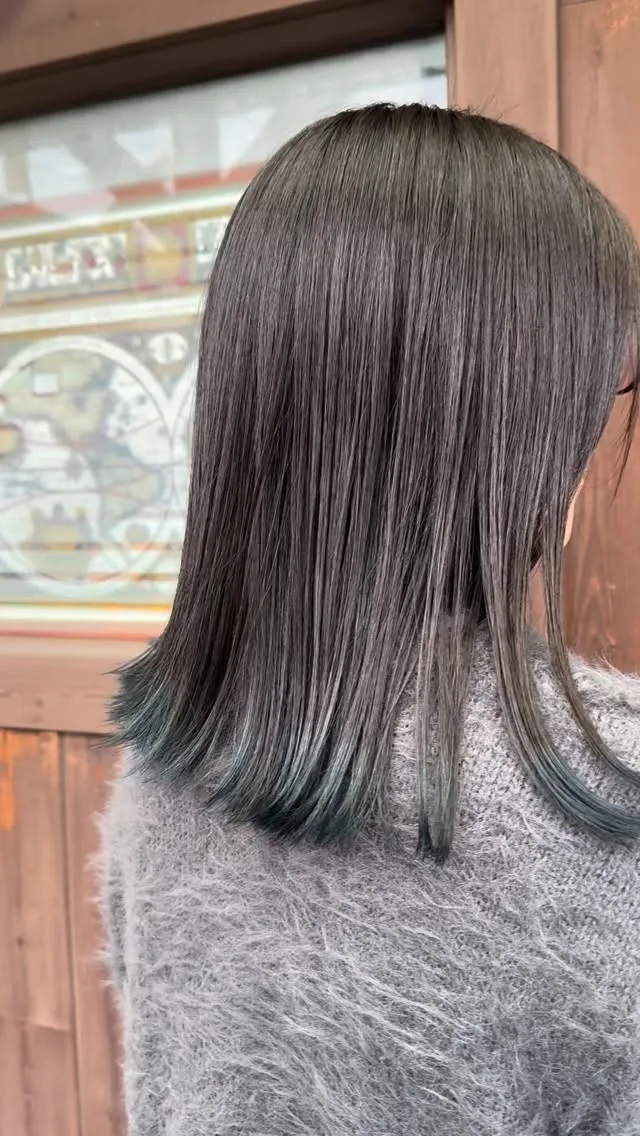 さりげなく仕込む、裾カラー。