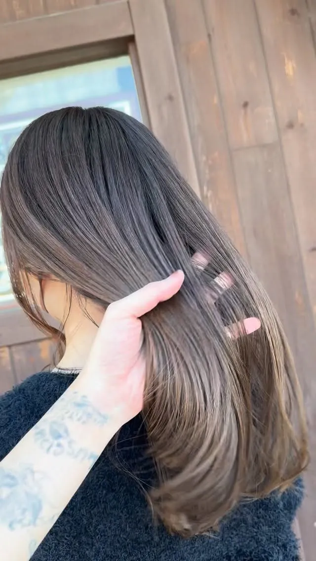 ナチュラルに繋がるグラデーションカラー