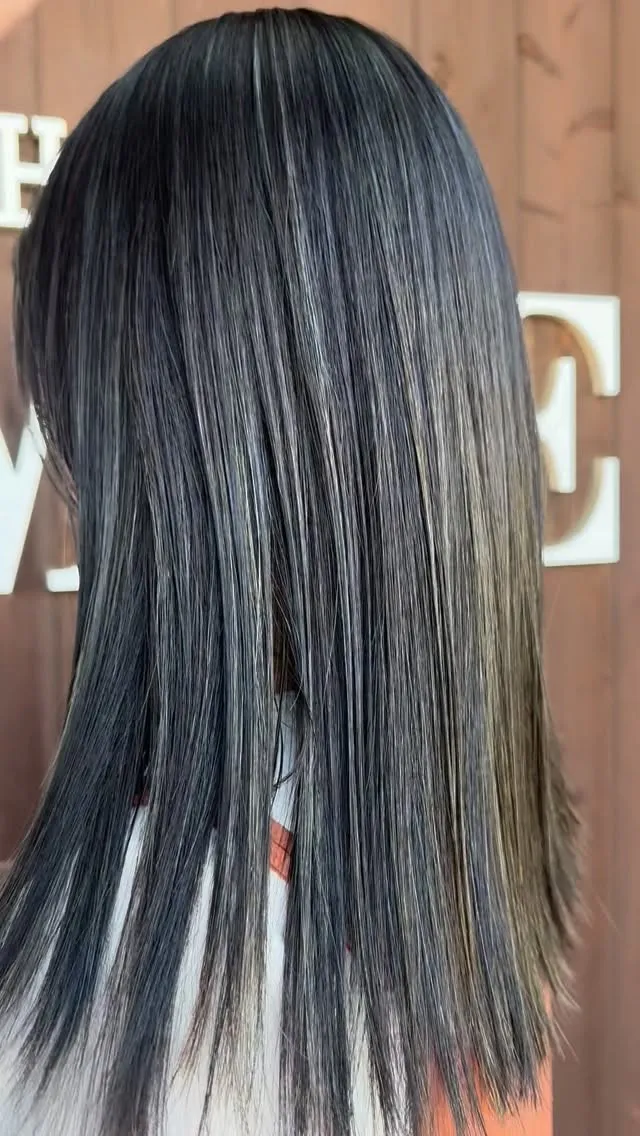 透けるハイライトで重く見せない