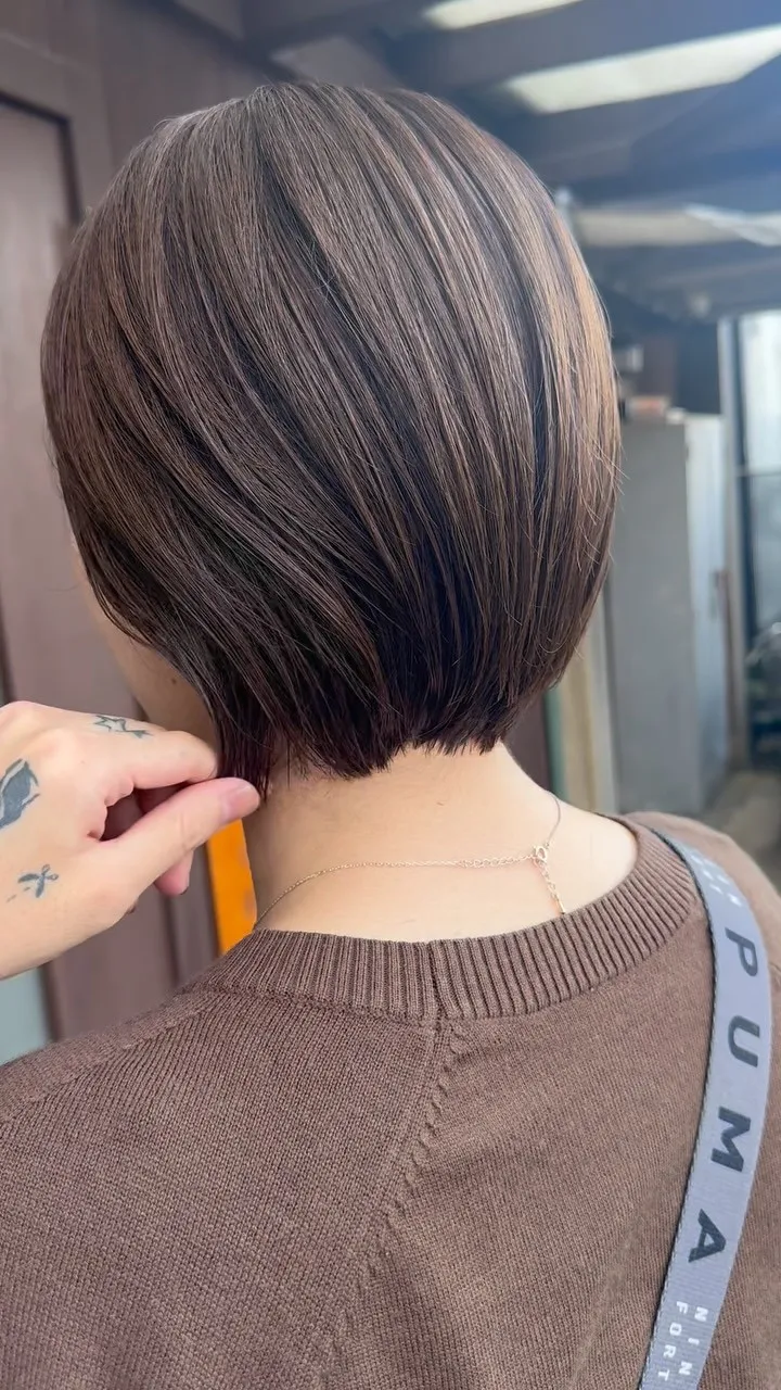まとまりもシルエットも どこから見てもきれいなショートボブ